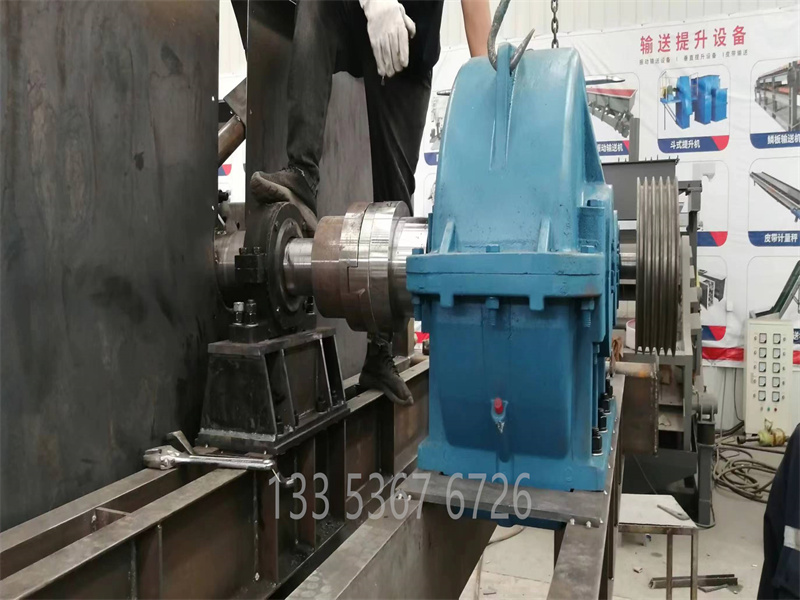 大型（xíng）2480滾筒篩減速機